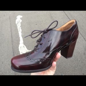 Clarks Artisan Women’s Ciera Oxford Pumps